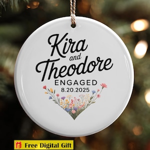 Adorno navideño floral personalizado para compromisos 2025 - Adorno navideño personalizado con guion personalizado para compromisos - Regalo de compromiso con nombres y fecha