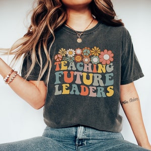 Teacher Shirt Teaching Future Leaders Globe Tee T-Shirt Teacher Shirt Teaching Future Leaders Globe Tee T-Shirt