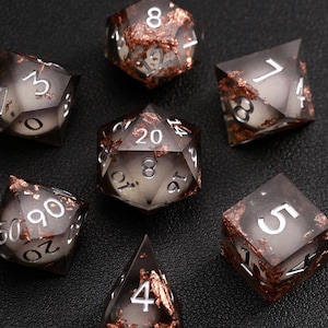 Flüssigkern-Würfel, schwarze Kupferfolie-Würfel und Dungeon-Würfel-Set, Scharfe Drachen- und Dungeons-mehrseitige Rollenspiel-Würfel DND-Würfel