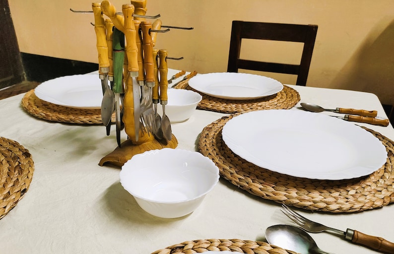 Water Hyacinth Placemat 100 Natural and Water Hyacinth Dining Table