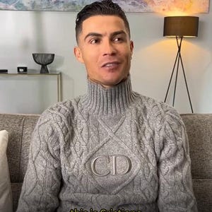 Video di compleanno di Cristiano Ronaldo, auguri di auguri personalizzati per fidanzato amante del calcio Qualsiasi celebrità disponibile