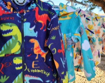 Veste à capuche en polaire pour enfant - Dinosaure, avion, papillon, fleur, imprimé écossais