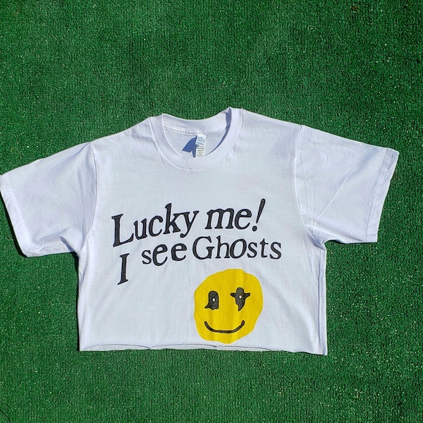 Lucky me I see ghosts graphic cropped top