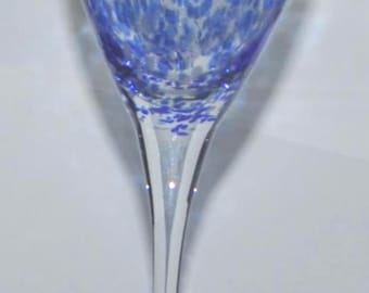 Copa de vino moteada de Anton Studio Designs, cristalería soplada a mano (330 ml)