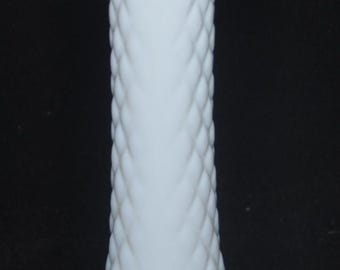 Jarrón vintage de vidrio opalino Hoosier 4092, jarrón pequeño de vidrio opalino blanco de 9 pulgadas con patrón acolchado.