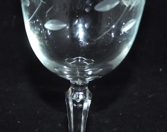 Copas de vino Libbey Windswept Water con detalles grabados (237 ml)