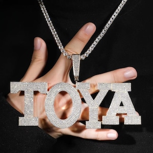 Colar com pingente de letra e nome personalizado 5AAA+ CZ Ice Out Hop Hip Bling 6 fileiras, corrente de corda de 20 polegadas, banhado a ouro verdadeiro 14k