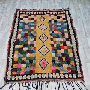 Vintage Boujaad rug4.2X4.9FT , Authentic Moroccan rug, Vibrant Boujaad Rug, Wool Rug, Berber Rug.130X151 CM