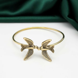 Bird Bracelet, Minimalist Bracelet, Gift for her, Brass Bird bracelet, Dainty Bracelet,handmade Bracelet,Mother day gift,Birthday Gift,
