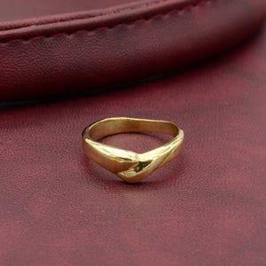 Brass Mobius Ring, Gold Wedding Ring, Engagement Ring, Dainty ring, Handmade ring, gift for her, Midi Ring, Minimal ring, Halloween Ring,