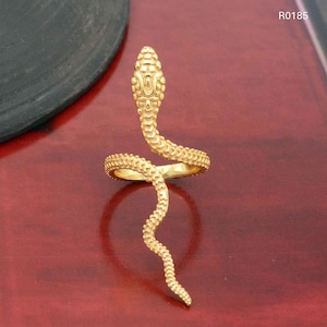 Snake Coil Ring, Big Coiling Snake Ring, Open Serpent Band, Snake Ring, Stacking Animal ring, Large Reptile Ring, bohemian ring adjustable,