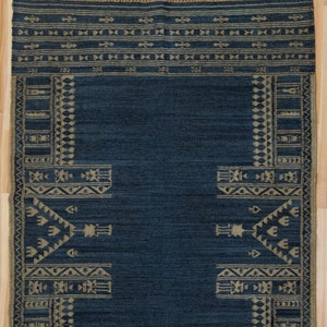 Handgeweven vintage boho-tapijten | Kelim Scandinavische handgemaakte neutrale tapijten | Nordic platgeweven wollen tapijten uit Marokko | Boho-tapijten met accent