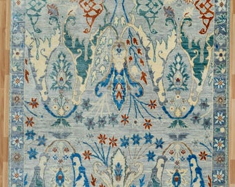 Handgeknüpfter Oushak-Teppich in Blau und Beige