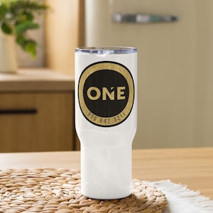 Travel mug with a handle