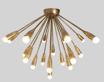 Duża, 21-ramienna lampa sufitowa Sputnik z mosiądzu w stylu mid-century modern | Mosiężny żyrandol wpuszczany w sufit | Oprawa świetlna w stylu vintage z promieniującym rozbłyskiem gwiazdy