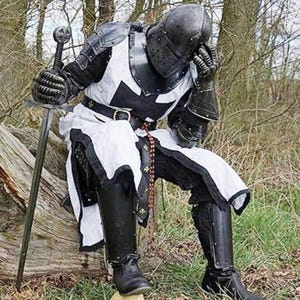 Medeltida svart tempelriddare helkroppsrustning – Cosplay, lajv och Halloweenkostym – Helkroppsrustning i svart stål, present till honom bild 9
