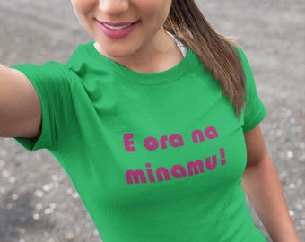 Sicilian phrase T-shirt E ORA &#39;NA MINNAMU | Sicily slang tee modern Bauhaus font | Unisex graphic shirt | RiGi2123 collection
