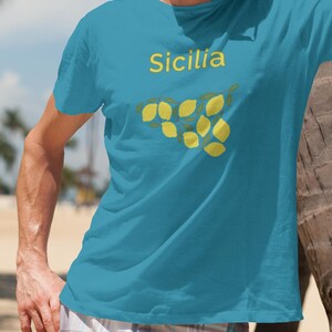 Zitronen Sizilien T-Shirt | Karte von Sizilien mit Zitronen | Lustiges Shirt mit Zitrusfrüchten | Lustiges sizilianisches Sommergeschenk – RiGi2123