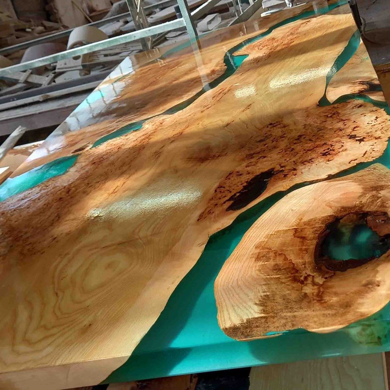 Table à manger époxy faite main en bois massif, résine époxy bleue, bois naturel image 2