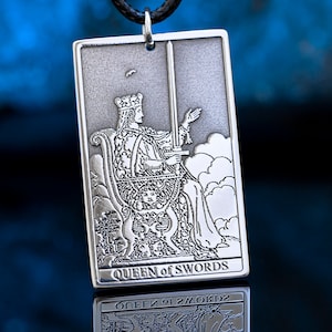 Wisiorek z kart Tarota Małe Arkana Królowej Mieczy | Akcesoria okultystyczne | Mistrzostwo mistyczne | amulet kabały talizman okultystyczny