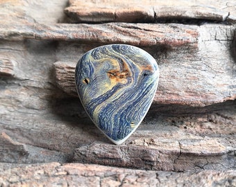 Peek a Burl Hybrid Guitar Pick / Free USA shipments for orders over 35 usd and everywhere else for orders over 45 usd