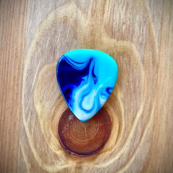 Catalin Guitar Pick - Blue & Turquoise / Free USA shipments for orders over 35 usd and everywhere else for orders over 45 usd