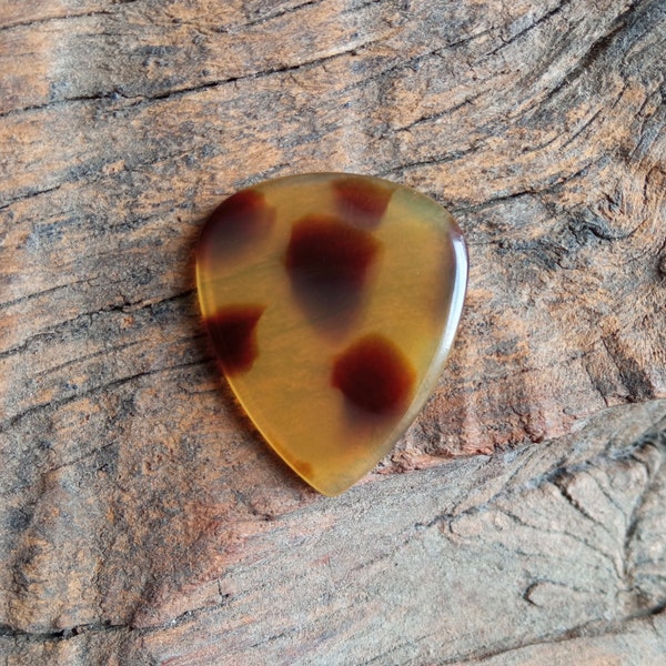 Galalith / Casein Guitar Pick - Faux Tortoise / Free USA shipments for orders over 35 usd and everywhere else for orders over 45 usd