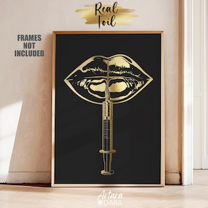 Lip Filler Gold Foil Poster on Black Paper – Lips and Syringe – Glam Wall Art for Beauty Salons, Med Spas, and Aesthetic Clinics