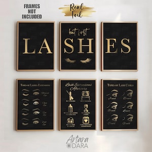 Könnte beinhalten: Ein Satz von sechs schwarzen und goldenen, druckbaren Wandbildern für ein Wimpernstudio. Die Drucke zeigen den Text "but first lashes", "Types of Lashes Extensions", "Lash Extensions Aftercare" und "Types of Lash Curls".