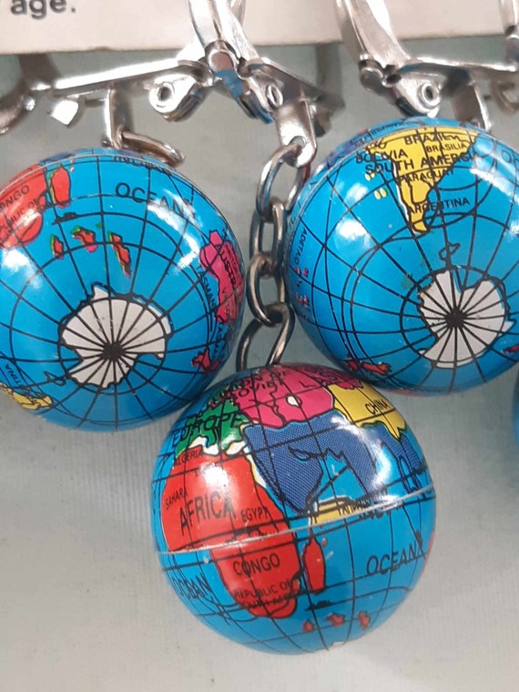 keychains globe earth ,vintage lot of 12 keychain… - image 3