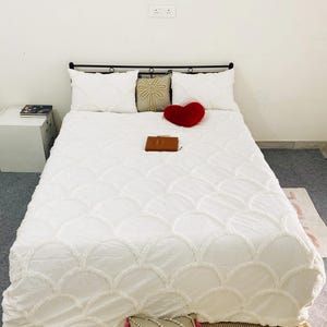 Luxurious 100% Cotton Tufted Duvet Cover Set - Soft Washed 210TC Queen/King/Twin Size Bohemian White Comforter Cover - Scalloped Texture