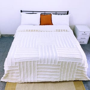 Slub Dot Tufted Luxury Throw Blanket - White Beige Textured Boho Chic Bedding - Soft Decorative Small, Standard & Large, 1 Piece Throw