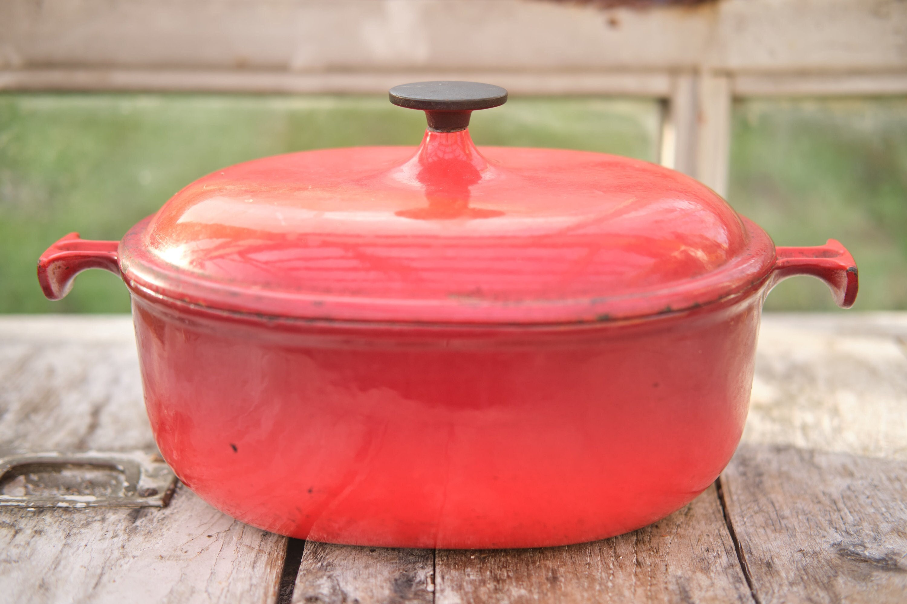 Vintage Prizer Ware Dutch Oven Pot and Lid Cast Iron Enamel Burnt