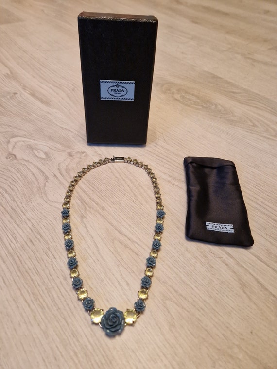 PRADA プラダ ローズ ジュエル ネックレス Prada Crystal Resin Rose Bib Necklace SS 2012 – Recess
