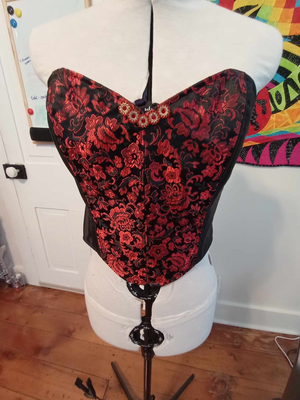 Red and black Spanish bodice S