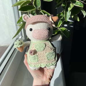 Eiskuh PDF Häkel-Amigurumi-Muster Einfaches Plüschtier mit abnehmbarem Zubehör Stofftier-Tutorial Bild 1