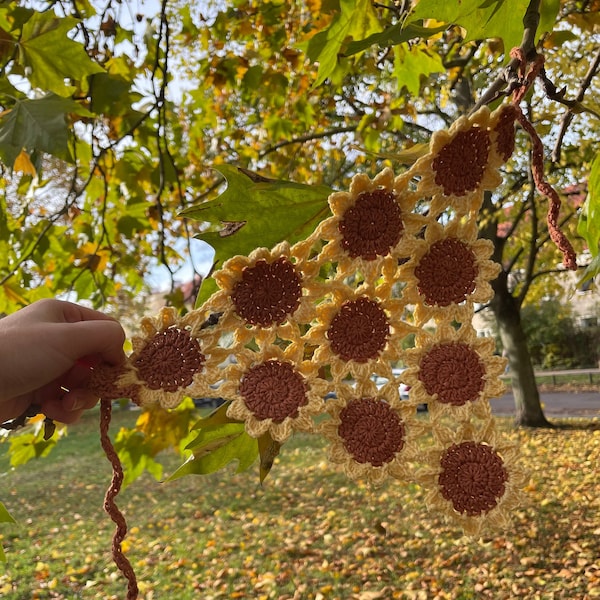 Sunflower Bandana, PDF Crochet Pattern Cottagecore Fairycore Fall Kerchief Headscarf Headpiece, Easy beginner crochet project, Romantic lace