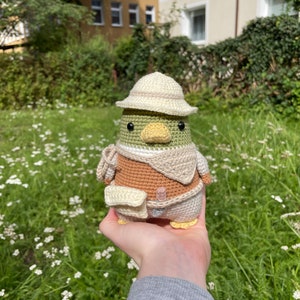 PDF Abenteuer Häkelanleitung Stockente Ente Amigurumi/Häkelanleitung mit Zubehör Mütze Messer Gürteltasche Lasso Bandana Bauchtasche