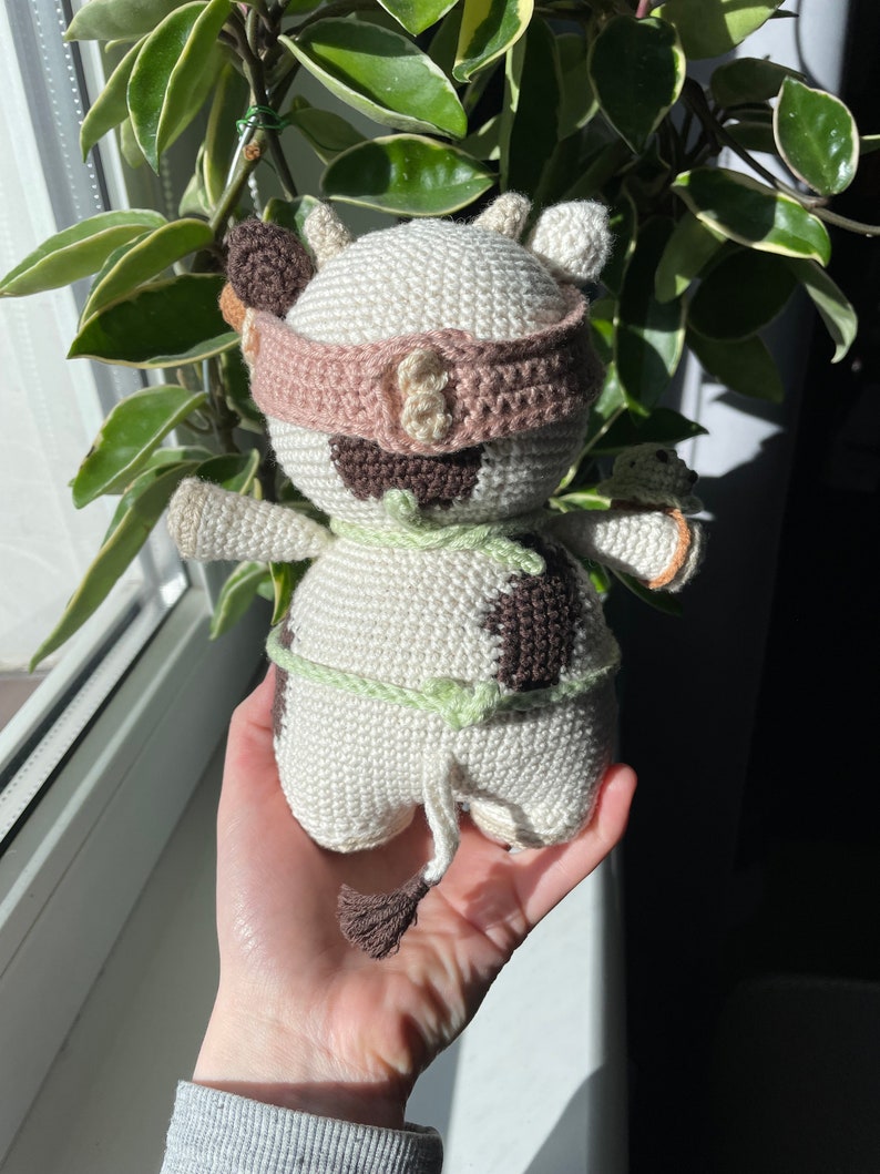 Eiskuh PDF Häkel-Amigurumi-Muster Einfaches Plüschtier mit abnehmbarem Zubehör Stofftier-Tutorial Bild 6