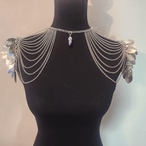 Scalemaille, Dragon scales, scale mail shoulder armor pauldron. GOLD OR SILVER
