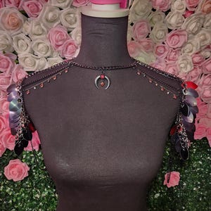 Scalemaille, scale mail, dragon scales shoulder armor pauldron, extra long. Optional shawl/cloak