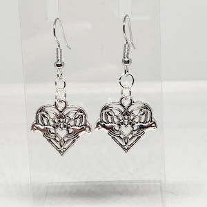 claddagh heart earrings