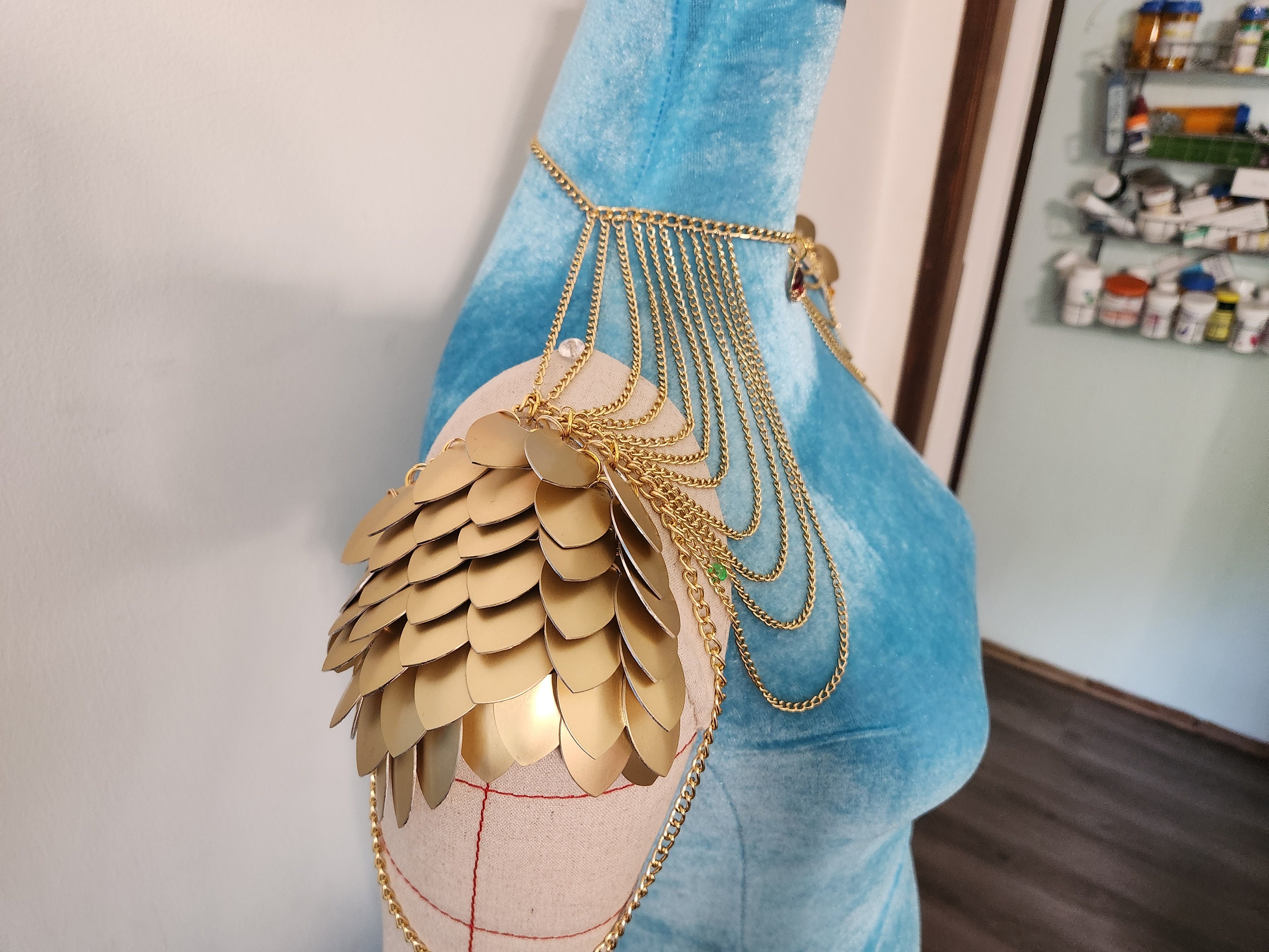 Scalemaille Dragon Scales, Scale Mail Shoulder Armor Pauldron GOLD. - Etsy
