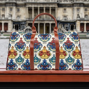 Royal Crown Waterproof Travel Bag - Elegant Regal Design for the Sophisticated Traveler