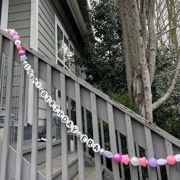 TAYLOR SWIFT BIRTHDAY Friendship Bracelet Garland