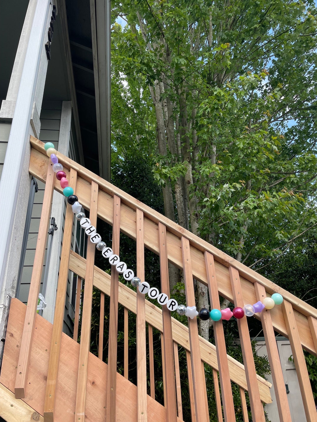 Taylor Swift eras tour friendship ガーランド Taylor Swift | The