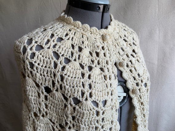 Vintage Crocheted Poncho, Shawl / Handmade 70s / … - image 4