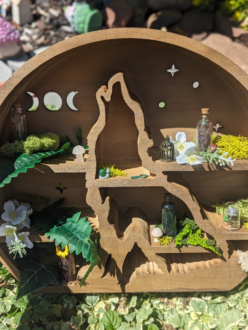 Table Top Decor Howling Wolf Moon Shelves Moss Wall Art Display Shelf