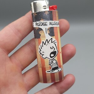 Bic Classic Feuerzeug, Handcut Collage, Collage Feuerzeug, maßgeschneidertes Feuerzeug, handgemachtes Kunstfeuerzeug, ästhetisches Feuerzeug, benutzerdefiniertes Bic-Feuerzeug