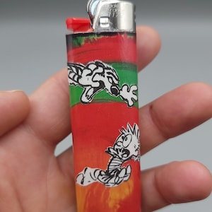 Bic Classic Feuerzeug, Handcut Collage, Collage Feuerzeug, maßgeschneidertes Feuerzeug, handgemachtes Kunstfeuerzeug, ästhetisches Feuerzeug, benutzerdefiniertes Bic-Feuerzeug
